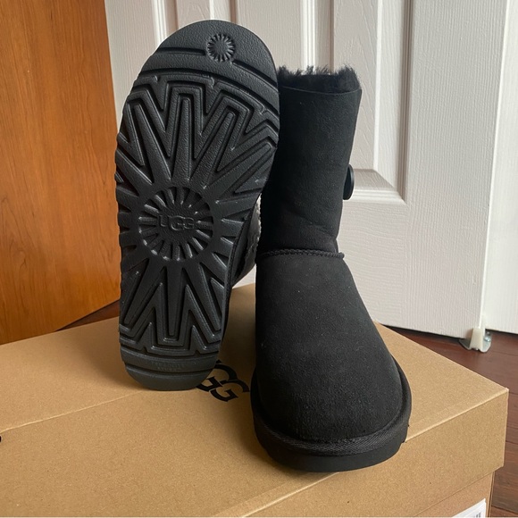 Ugg Bailey Button II - Picture 3 of 7